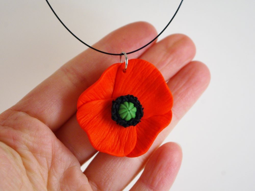 Collier pendentif coquelicot
