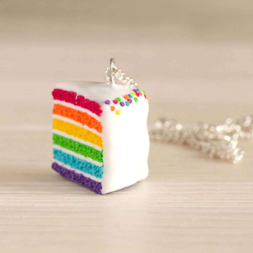 Pendentif gâteau arc en ciel rainbow cake