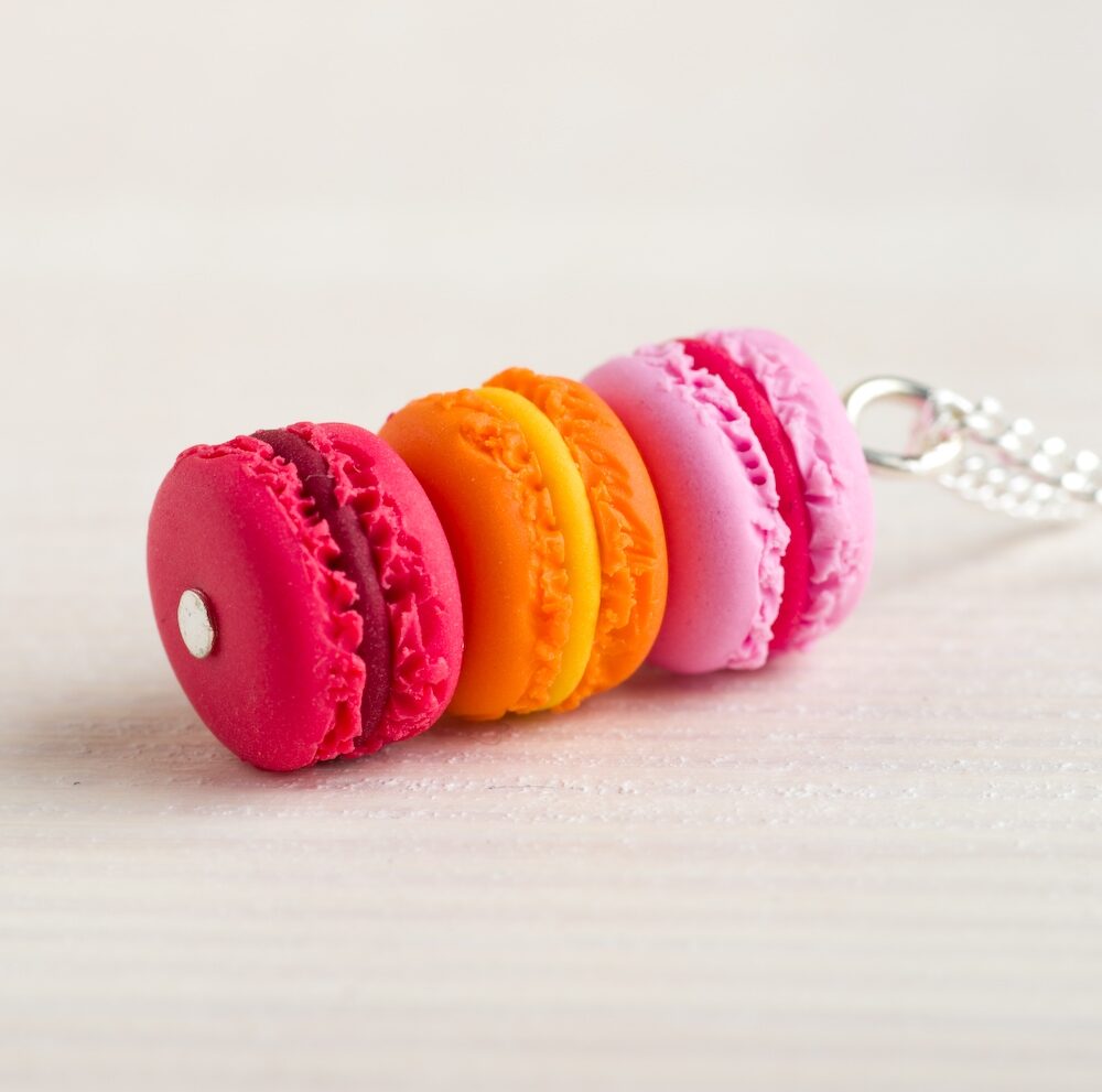 Collier macarons corail orange rose