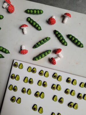 Travail en cours bijoux fruits et légumes